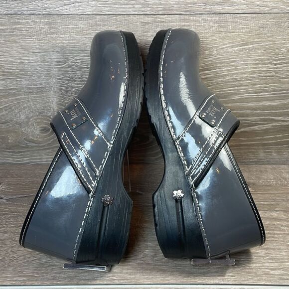 Koi by Sanita Lindsey Gray Patent Leather Women’s Size 9.5-10/EU 40 Slip On Clog - Picture 10 of 11